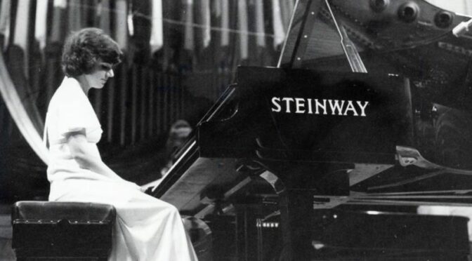 Piano en jaune